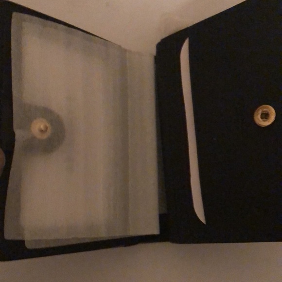 Coach Black leather wallet with zip coin enclosure, credit card/cash sections - Picture 3 of 6